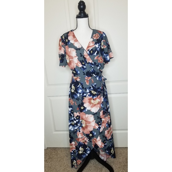 Dark Grey Floral Wrap Dresses - Picture 3 of 7